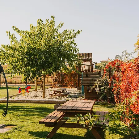 La Tenuta Di Santo Stefano Agri & Semesteranläggning (resort) Fossano